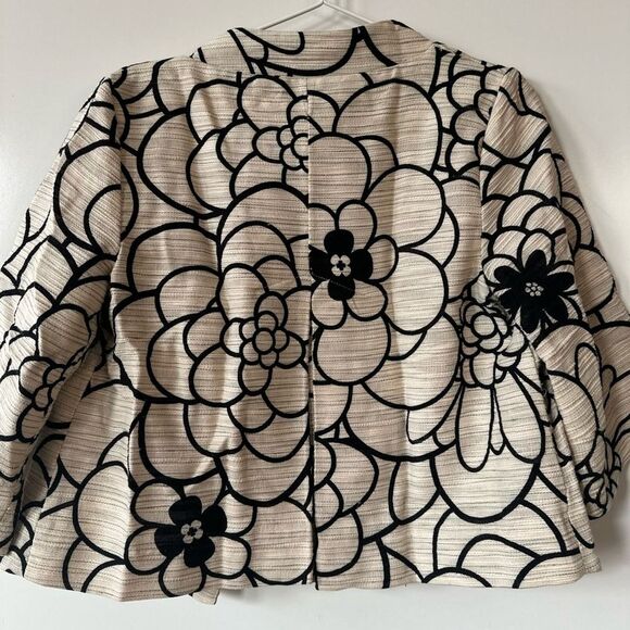 Saks Fifth Avenue Floral Crop Jacket size 4 - Picture 9 of 14